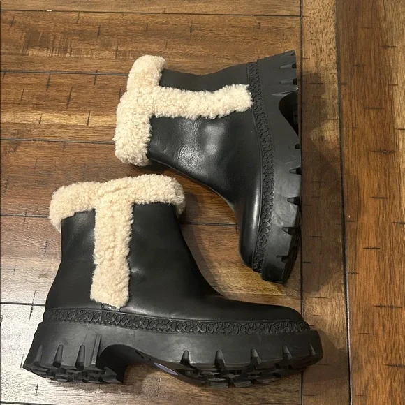 Coach Jane Black Leather Shearling Trim Ankle Booties Lug Sole Side Zip size 7.5 - Picture 10 of 12